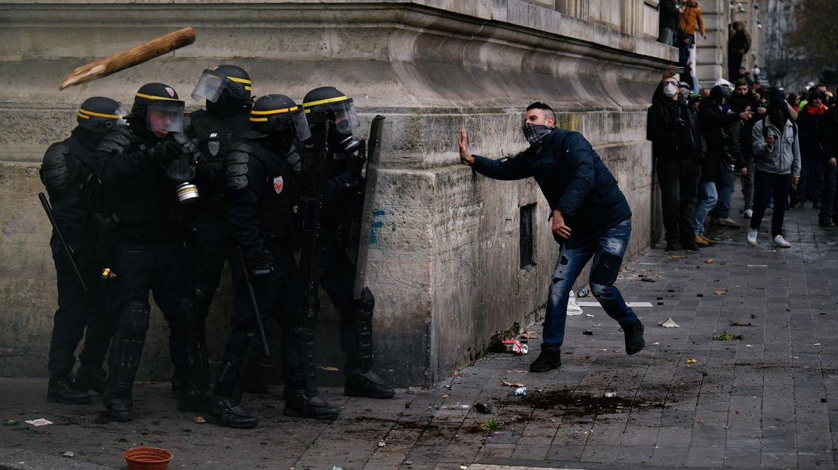 Francouzské protesty v otázkách a odpovědích: Proč se stávkuje?